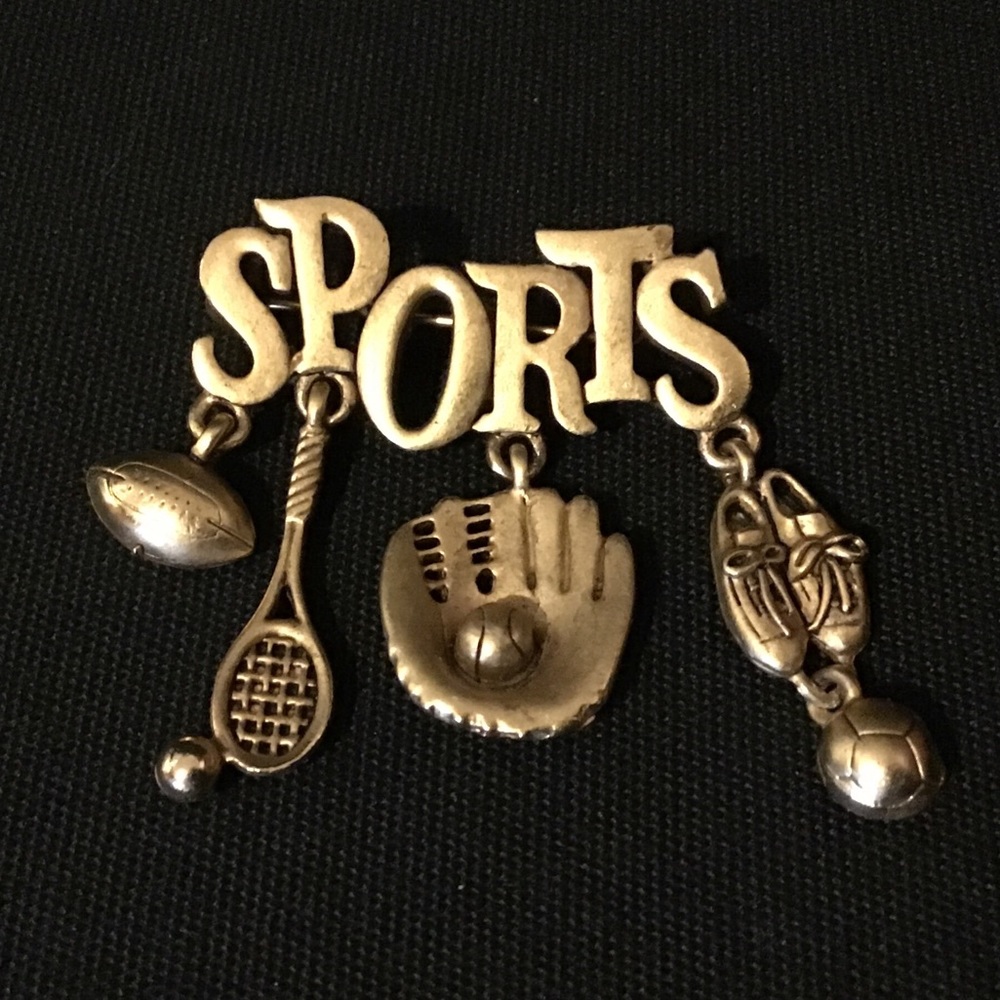 Sports pin. Vintage
